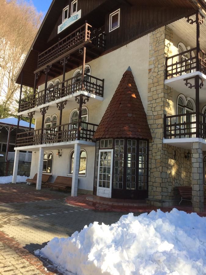 Гостевой дом Pension Casa Alba Слэник-Молдова-34